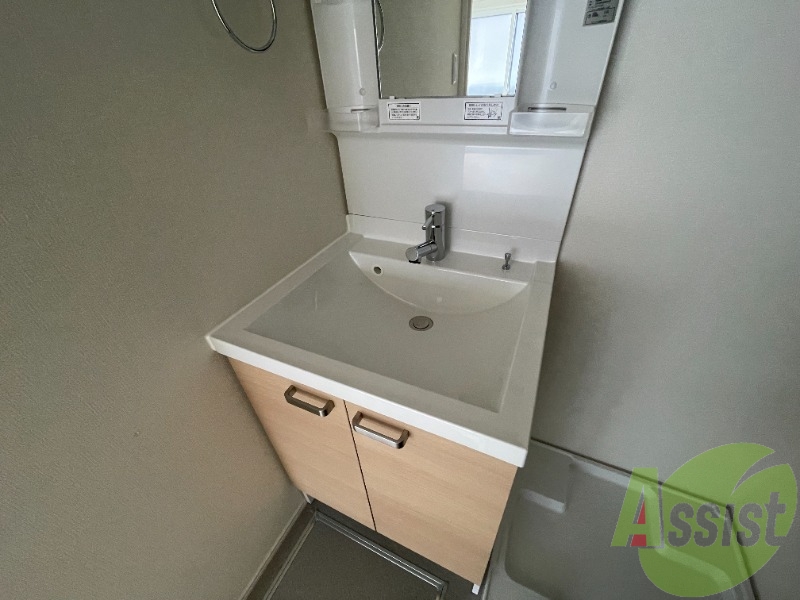 洗面台はシンプルなつくりで手入れがしやすそうですね。 洗面台はシンプルなつくりで手入れがしやすそうですね。