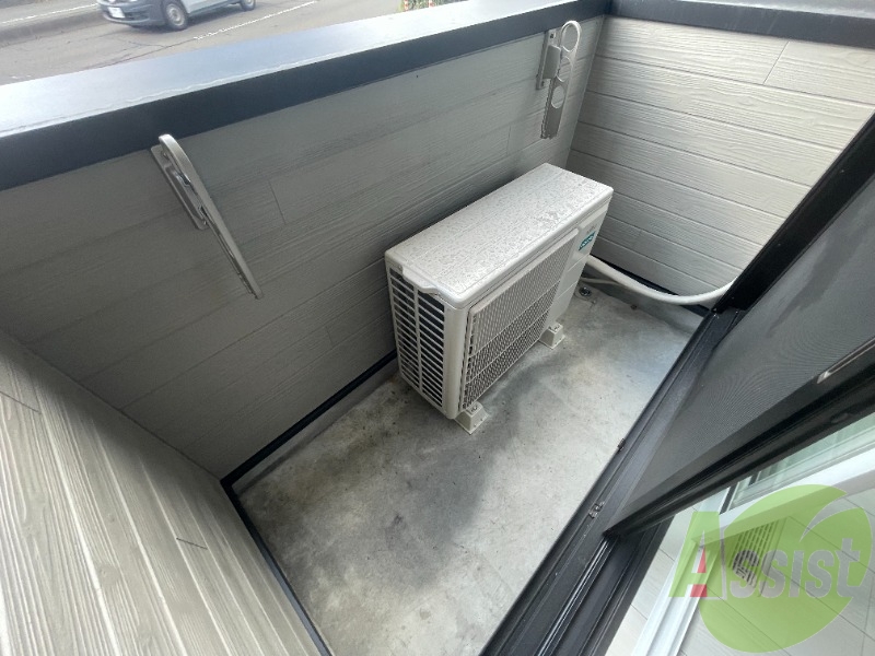 バルコニーは洗濯物がはかどりそうな広さがありますよ。 バルコニーは洗濯物がはかどりそうな広さがありますよ。