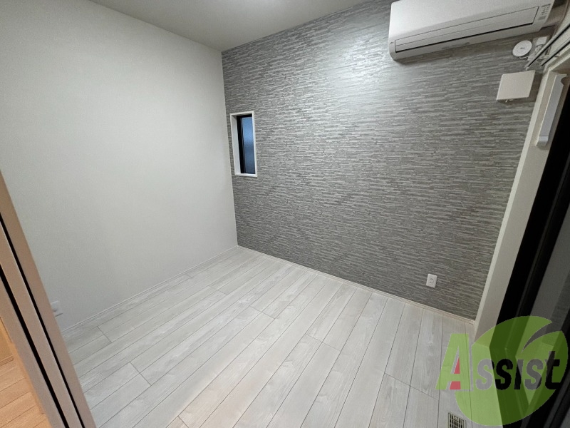 寝室になりそうな洋室です。シンプルで落ち着きますね。 寝室になりそうな洋室です。シンプルで落ち着きますね。