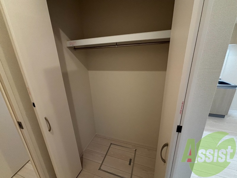 クローゼットを開けてみました。幅があり使いやすそうです。 クローゼットを開けてみました。幅があり使いやすそうです。