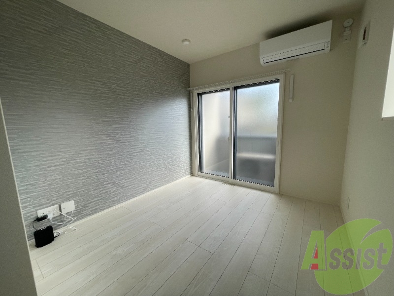 5.9帖の洋室です。生活のメインとなる部屋ですね。 5.9帖の洋室です。生活のメインとなる部屋ですね。