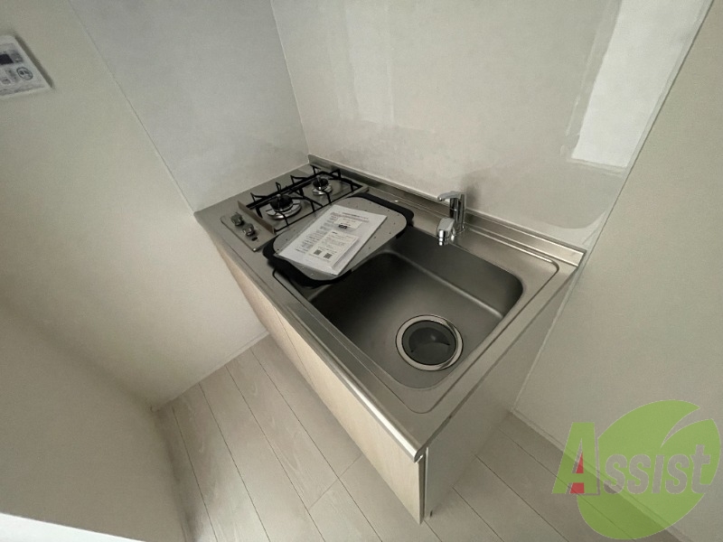 キッチンを別角度から撮影。収納をうまく使いたいですね。 キッチンを別角度から撮影。収納をうまく使いたいですね。