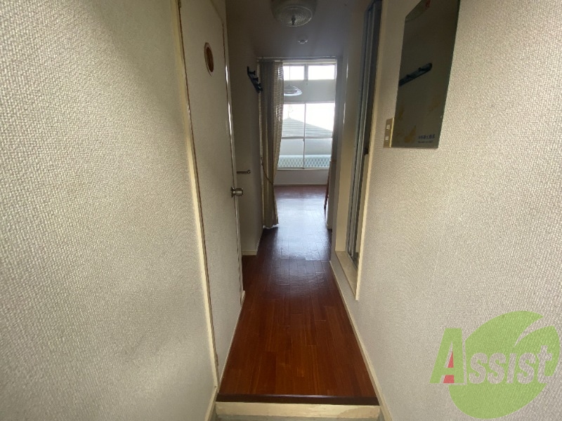 玄関からの様子です。すぐ部屋が見えないのは安心ですね。 玄関からの様子です。すぐ部屋が見えないのは安心ですね。