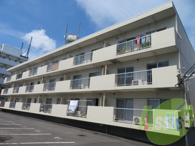 サンプラザ子平町の外観