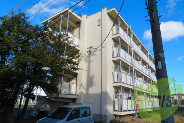 ビレッジハウス四郎丸３号棟の外観