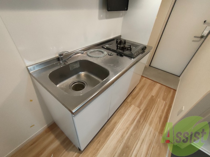 キッチンは綺麗で調理スペースもしっかりございます。 キッチンは綺麗で調理スペースもしっかりございます。