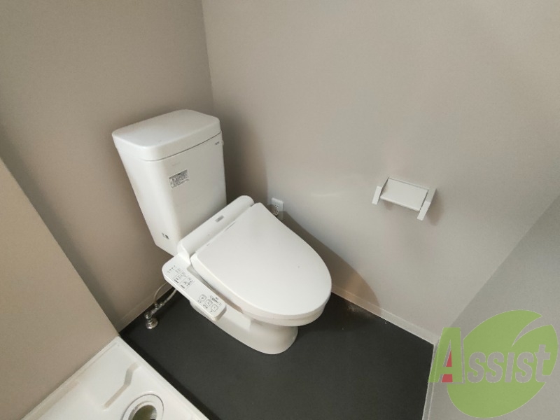 トイレは綺麗でウォッシュレットも付いて快適にお使い頂けます。 トイレは綺麗でウォッシュレットも付いて快適にお使い頂けます。