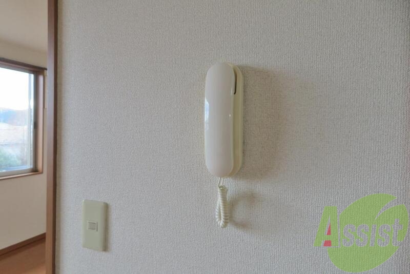 電話機じゃありませんよ。インターホンです。来客対応もOK。 電話機じゃありませんよ。インターホンです。来客対応もOK。