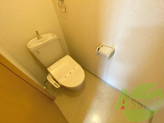 トイレにはもちろんウォシュレットもついてます トイレにはもちろんウォシュレットもついてます