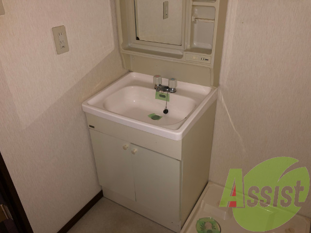 独立洗面台がありました。朝の身支度はここで決まりですね。 独立洗面台がありました。朝の身支度はここで決まりですね。