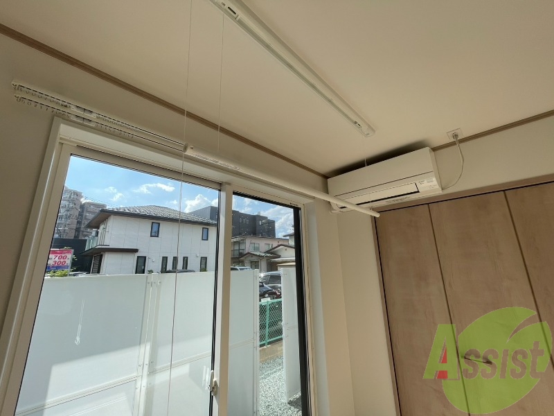 室内にある物干し竿になります!雨が降った時でも安心です。 室内にある物干し竿になります!雨が降った時でも安心です。