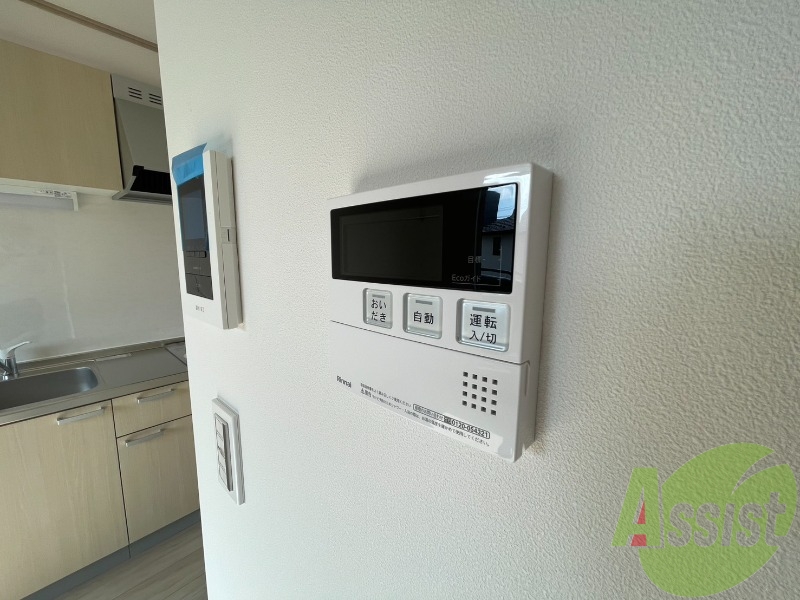 追い焚き機能付の給湯器が設置されていますね! 追い焚き機能付の給湯器が設置されていますね!