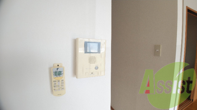モニターが付いていれば、お子様のお留守番も安心です。 モニターが付いていれば、お子様のお留守番も安心です。