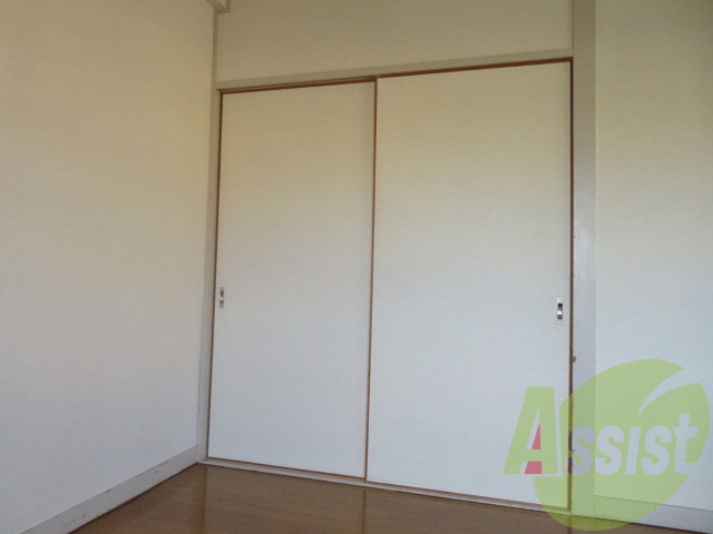 収納場所になります。お荷物やお洋服はこちらへ。 収納場所になります。お荷物やお洋服はこちらへ。
