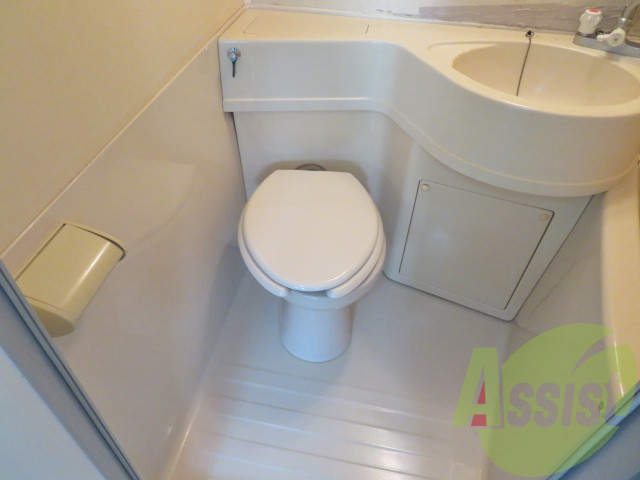 トイレになります。こまめなお掃除で綺麗を保ちましょう。 トイレになります。こまめなお掃除で綺麗を保ちましょう。