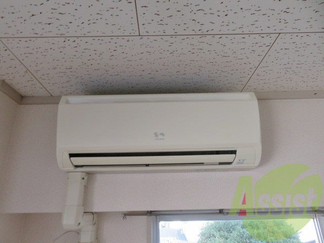 エアコンです。ご入居の日から快適に過ごせそうですね。 エアコンです。ご入居の日から快適に過ごせそうですね。