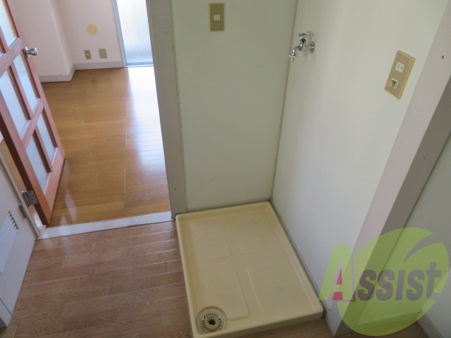 洗濯機置き場はこちらです。きっちりスペースがありますね 洗濯機置き場はこちらです。きっちりスペースがありますね