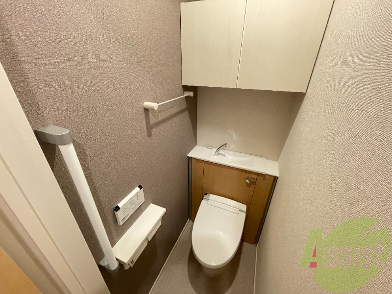 トイレは温水洗浄便座付きで海底に過ごせそうですね。 トイレは温水洗浄便座付きで海底に過ごせそうですね。