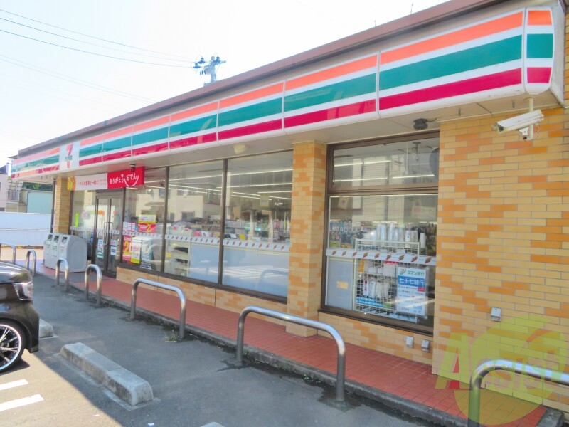 セブンイレブン柏木店 200m セブンイレブン柏木店 200m
