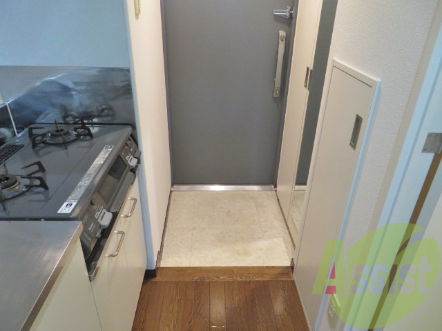 シューズボックスもあるので靴の置き場所には困りませんね。 シューズボックスもあるので靴の置き場所には困りませんね。