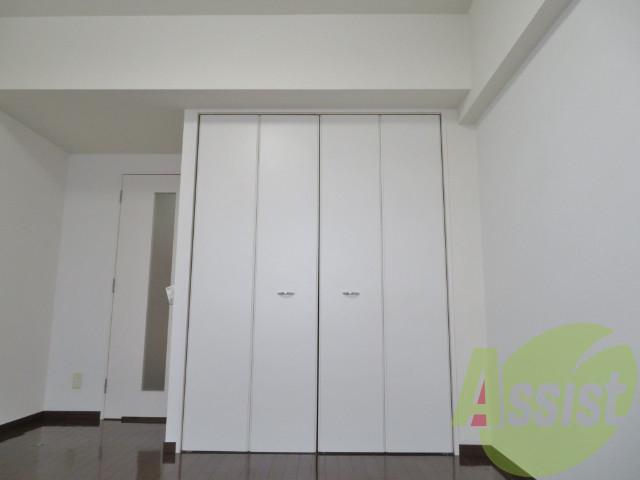 こちらは収納です。中の様子はお楽しみに~。 こちらは収納です。中の様子はお楽しみに~。