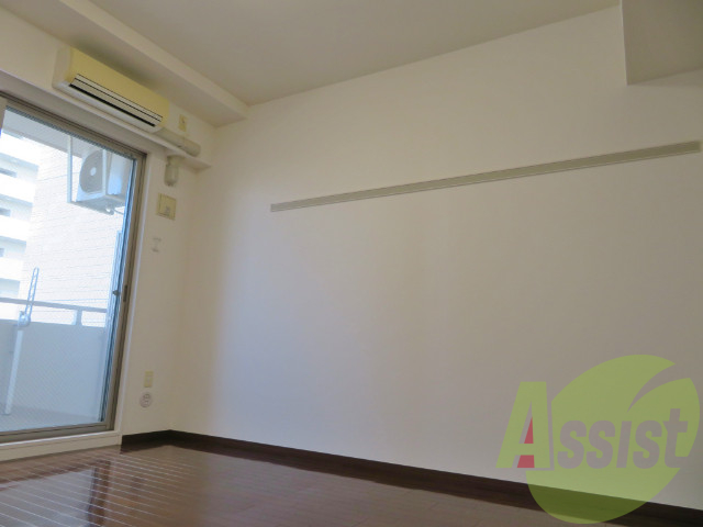 お部屋を別の角度から撮るとこのようになっています。 お部屋を別の角度から撮るとこのようになっています。