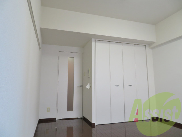 白基調のお部屋は、部屋が明るく広く感じますね。 白基調のお部屋は、部屋が明るく広く感じますね。