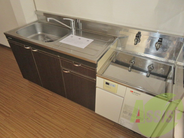 シンプルなキッチンです。一人暮らしにはちょうどいいサイズ。 シンプルなキッチンです。一人暮らしにはちょうどいいサイズ。