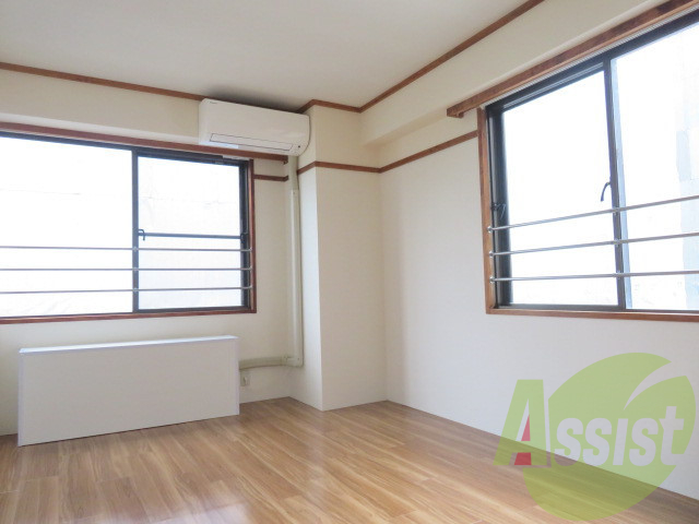 寝室を別の角度から撮影しました。イメージできますでしょうか? 寝室を別の角度から撮影しました。イメージできますでしょうか?