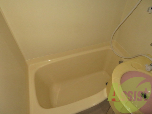 落ち着いたデザインのバスルーム。ゆったりできそうです。 落ち着いたデザインのバスルーム。ゆったりできそうです。