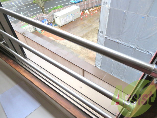 出窓になります。日差しも差し込み明るい印象です。 出窓になります。日差しも差し込み明るい印象です。