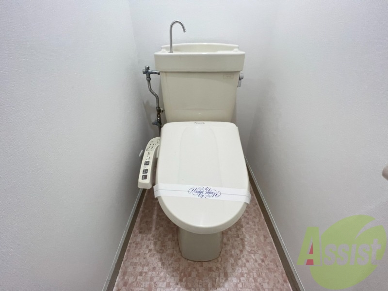 トイレはシンプルですが綺麗で清潔感が有ります。 トイレはシンプルですが綺麗で清潔感が有ります。