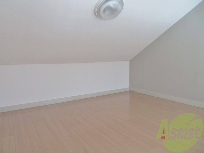 ロフトは収納スペースにも寝床にもなりますね。 ロフトは収納スペースにも寝床にもなりますね。