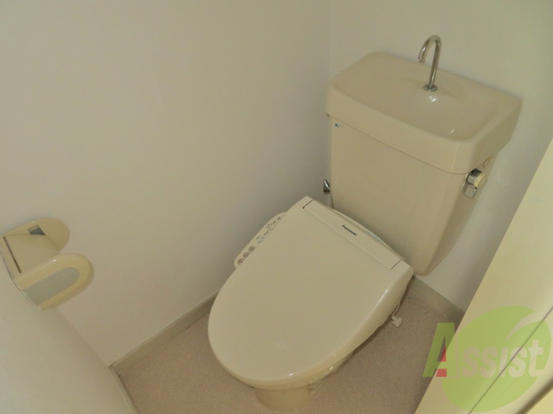 こちらはトイレです。清潔感があり、安心して使用できます。 こちらはトイレです。清潔感があり、安心して使用できます。