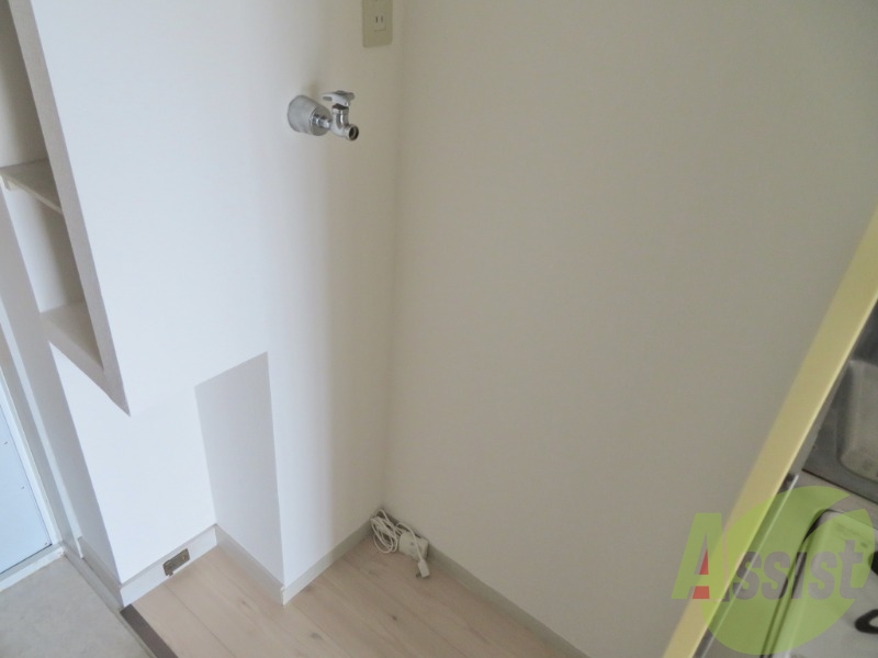 洗濯機置場は室内にあるのでもちろんいつでも洗濯できます。 洗濯機置場は室内にあるのでもちろんいつでも洗濯できます。