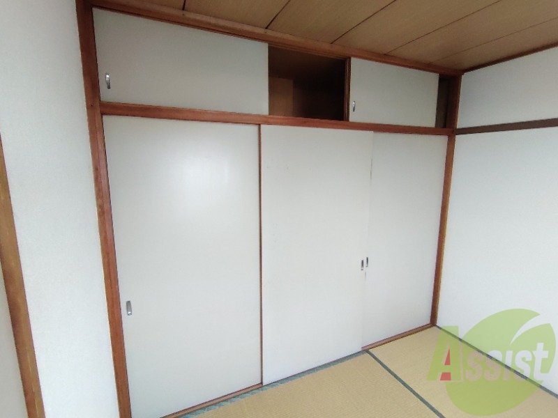 収納は大きく、たくさんの物がしまえそうです。 収納は大きく、たくさんの物がしまえそうです。