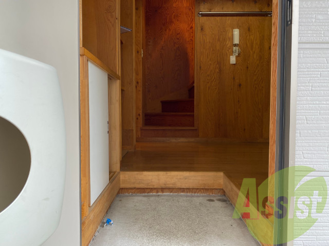 玄関周りも、広くて使いやすそうな雰囲気ですね。 玄関周りも、広くて使いやすそうな雰囲気ですね。