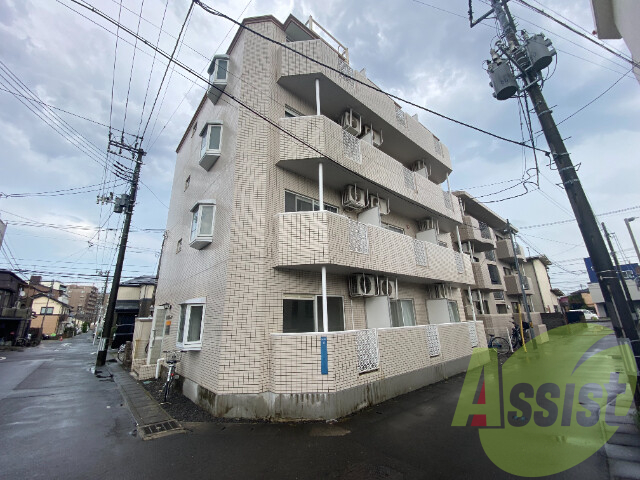 クリスタルハイツの外観