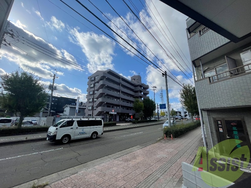 バルコニーからの眺めは、こんな感じですよ。 バルコニーからの眺めは、こんな感じですよ。