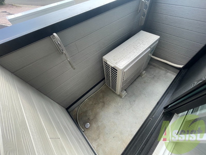 バルコニーは洗濯物がはかどりそうな広さがありますよ。 バルコニーは洗濯物がはかどりそうな広さがありますよ。