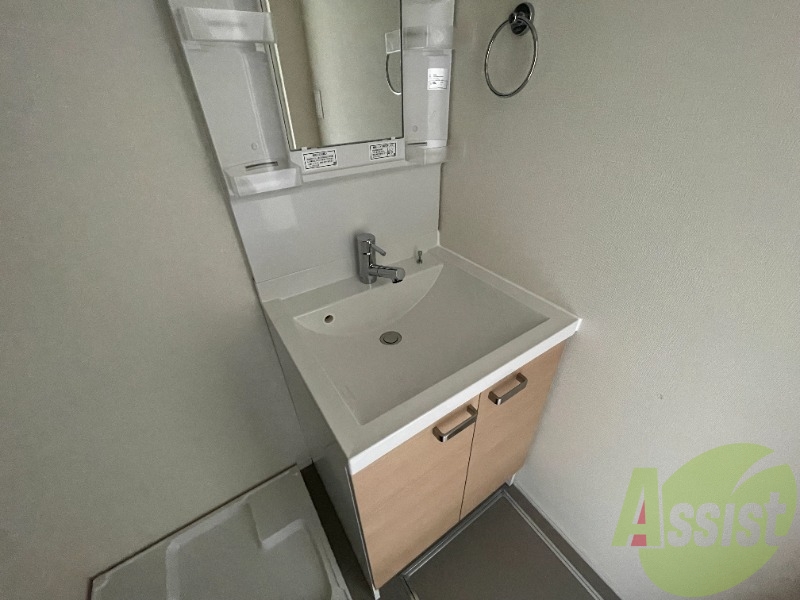 洗面台はシンプルなつくりで手入れがしやすそうですね。 洗面台はシンプルなつくりで手入れがしやすそうですね。