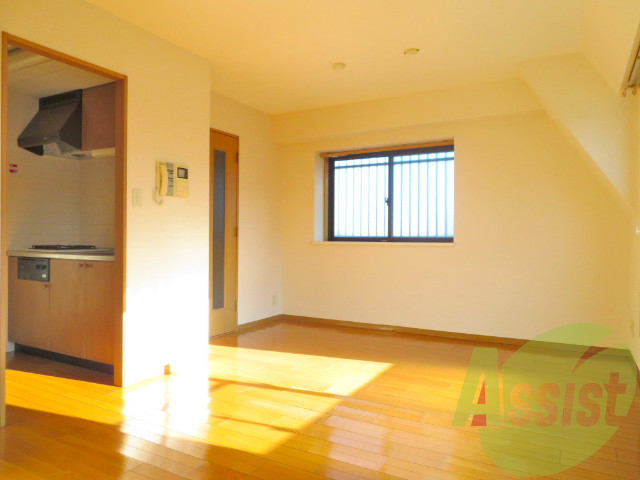 こちらは別の角度からのお部屋になりますね。 こちらは別の角度からのお部屋になりますね。