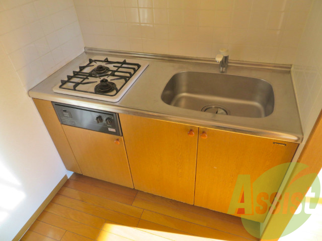 キッチンはシンプルで使いやすそうですね。 キッチンはシンプルで使いやすそうですね。