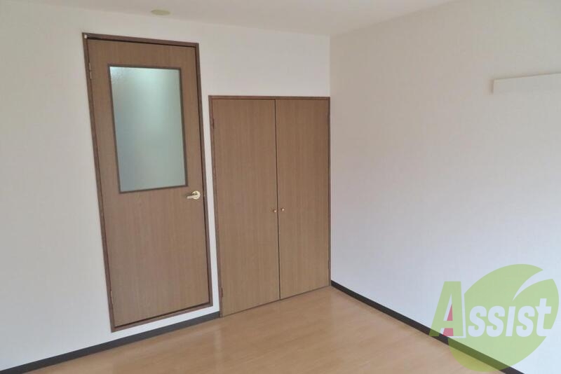 収納も付いていて整理整頓でお部屋をスッキリ。 収納も付いていて整理整頓でお部屋をスッキリ。