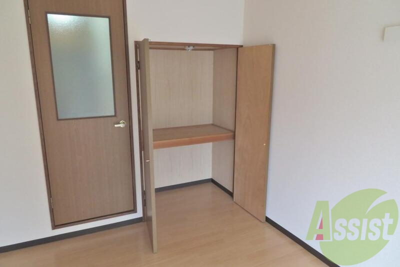 収納は二段に仕切りがあり使いやすそうです。 収納は二段に仕切りがあり使いやすそうです。