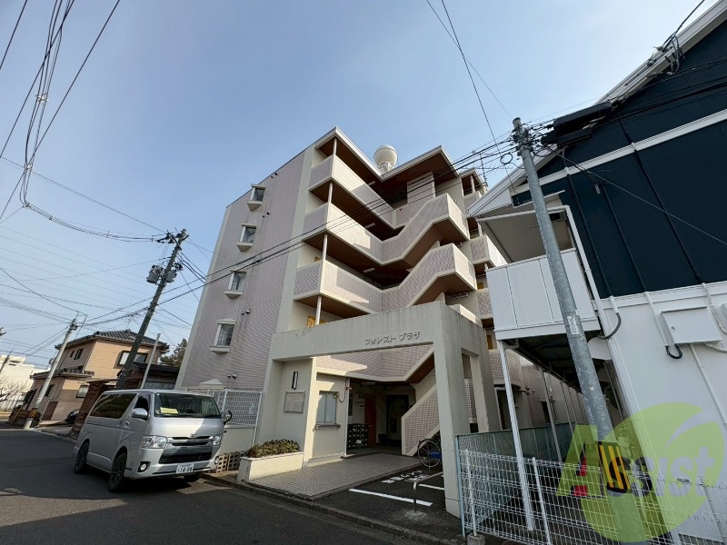 フォレストプラザの外観