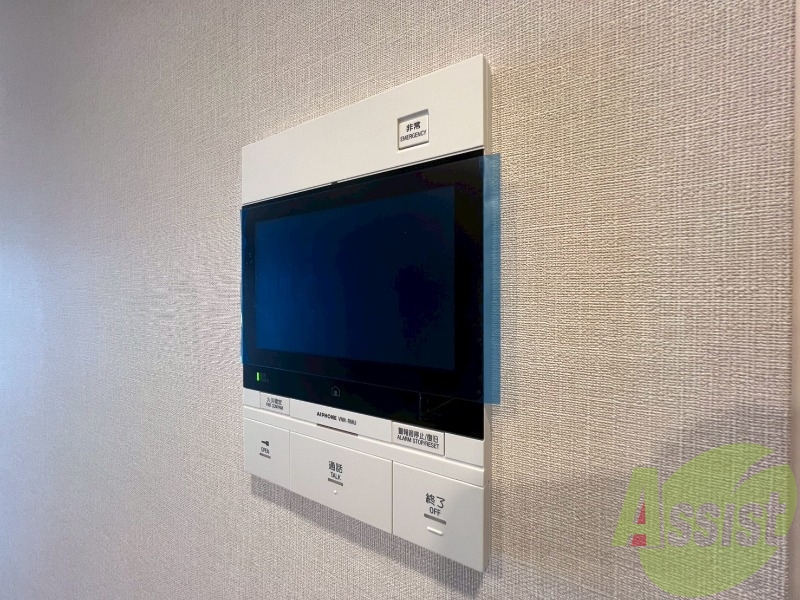 モニター付きインターホンで来客時に顔が確認できます。 モニター付きインターホンで来客時に顔が確認できます。