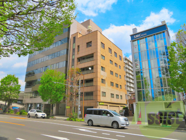 西公園ビルの外観
