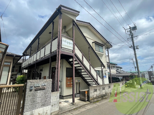 コーポ三登利