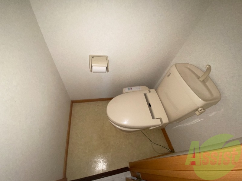 シャワー付きのトイレは清潔感があって良いですね~。 シャワー付きのトイレは清潔感があって良いですね~。
